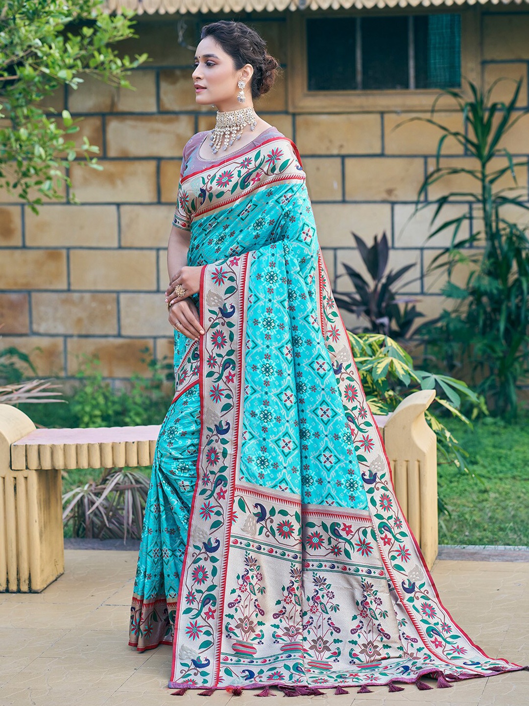 

KARAGIRI Woven Design Zari Patola Saree, Sea green