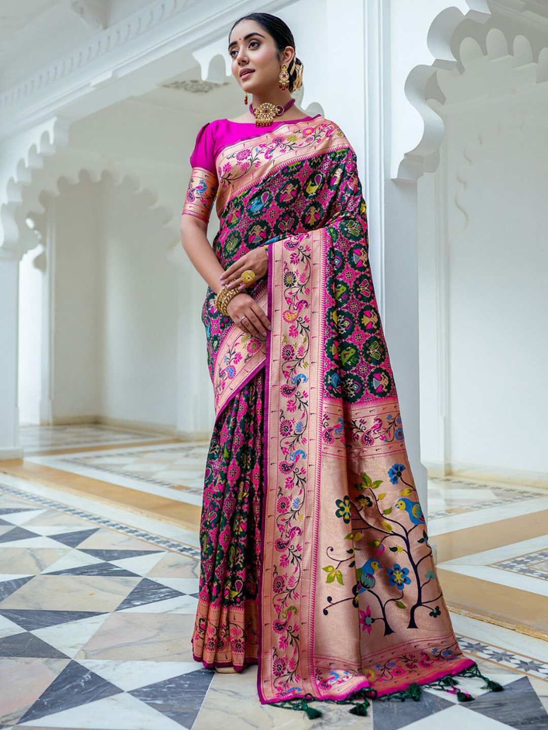 

KARAGIRI Woven Design Zari Paithani Saree, Green