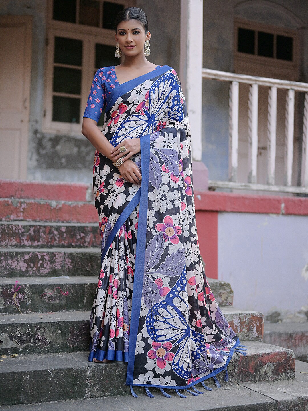 

KARAGIRI Floral Printed Silk Cotton Saree, Black