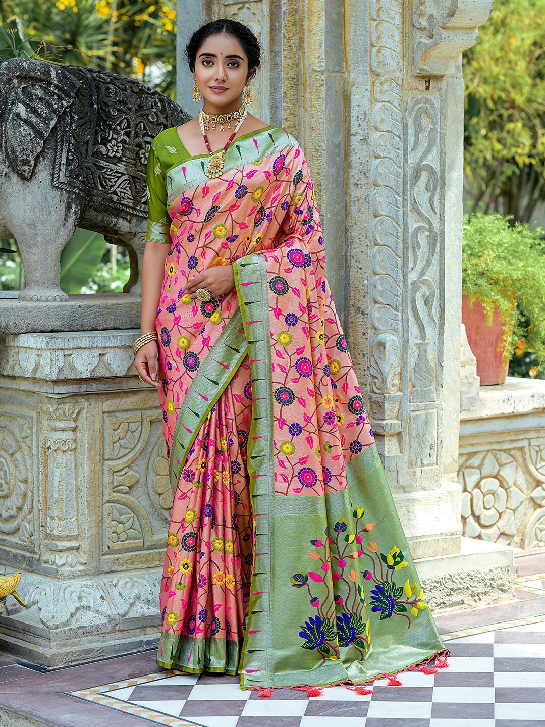 

KARAGIRI Floral Printed Zari Paithani Saree, Peach