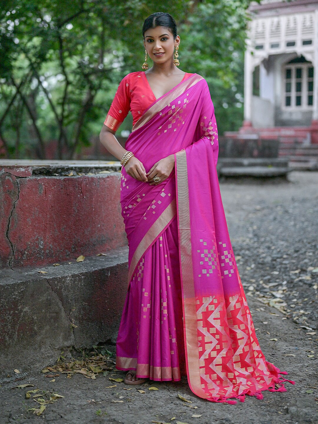

KARAGIRI Woven Design Zari Saree, Purple