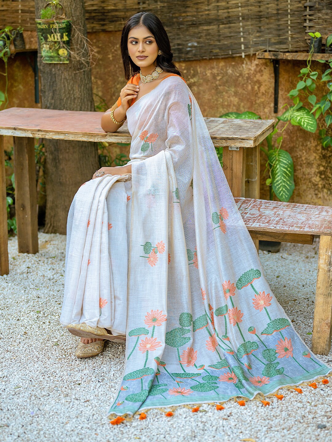

KARAGIRI Floral Printed Muga Saree, White