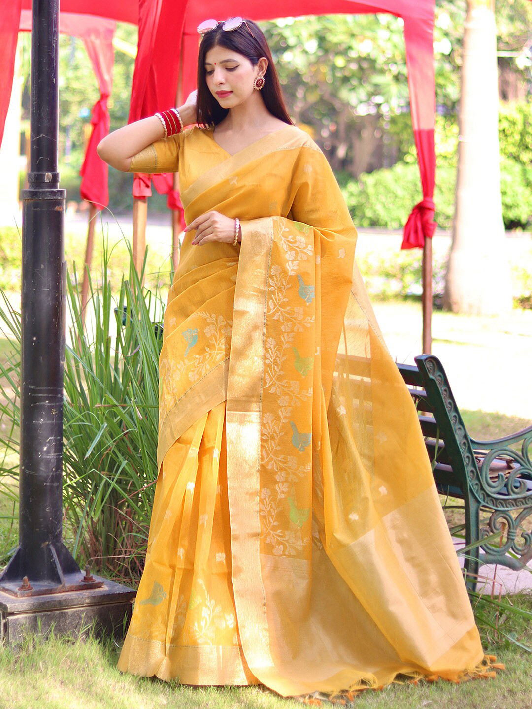 

KARAGIRI Floral Printed Silk Cotton Zari Saree, Yellow