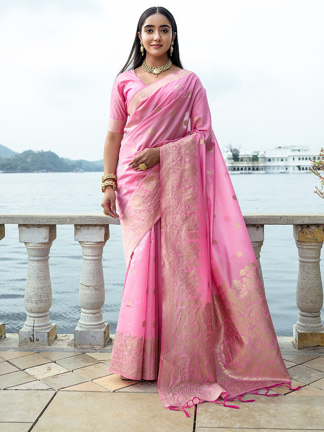 

KARAGIRI Floral Woven Design Zari Saree, Pink