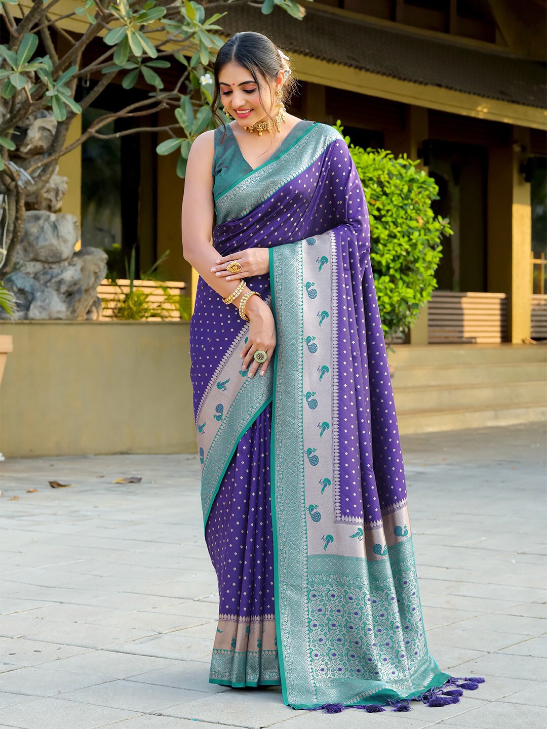 

KARAGIRI Floral Woven Design Zari Banarasi Saree, Blue