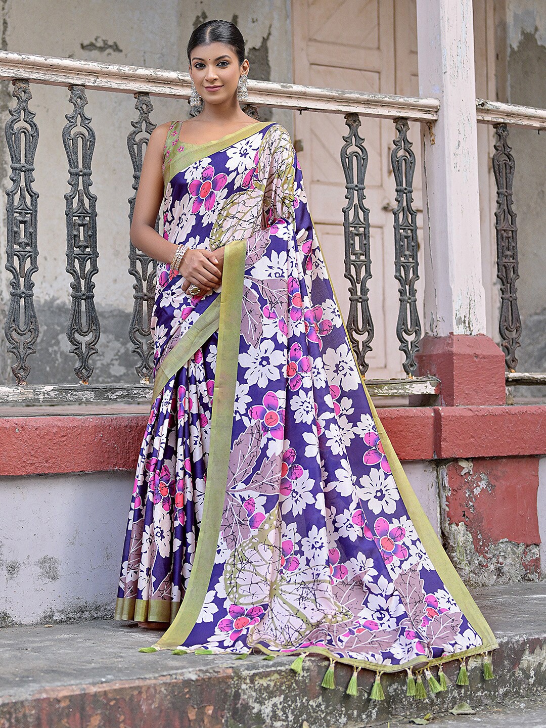 

KARAGIRI Floral Printed Silk Cotton Zari Saree, Navy blue