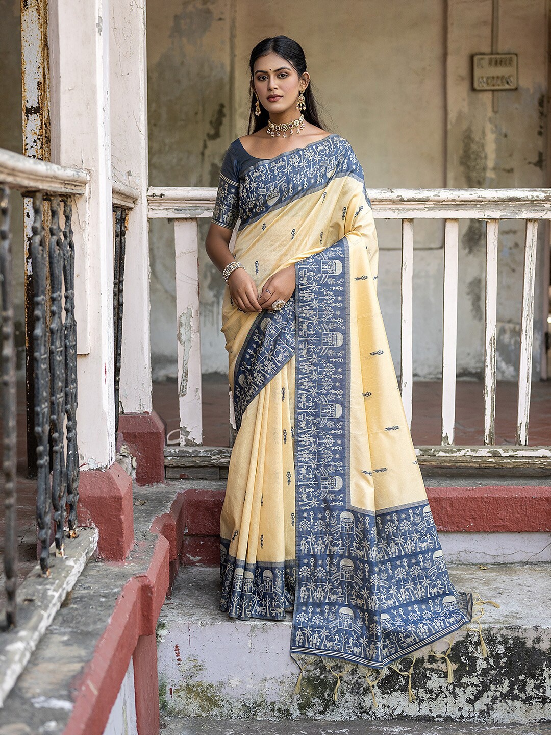 

KARAGIRI Ethnic Motifs Woven Design Saree, Blue