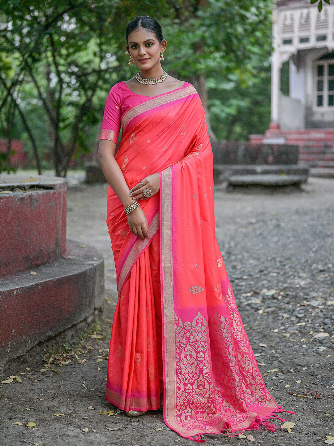 

KARAGIRI Ethnic Motifs Woven Design Zari Saree, Pink