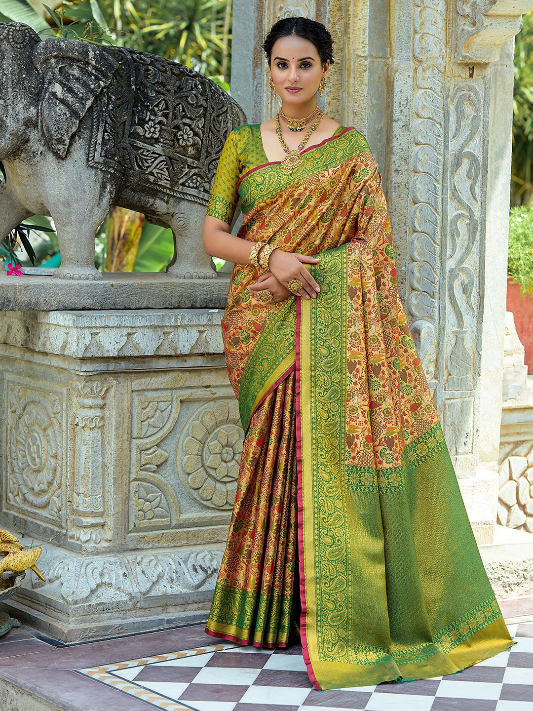 

KARAGIRI Ethnic Motifs Woven Design Zari Kanjeevaram Saree, Green