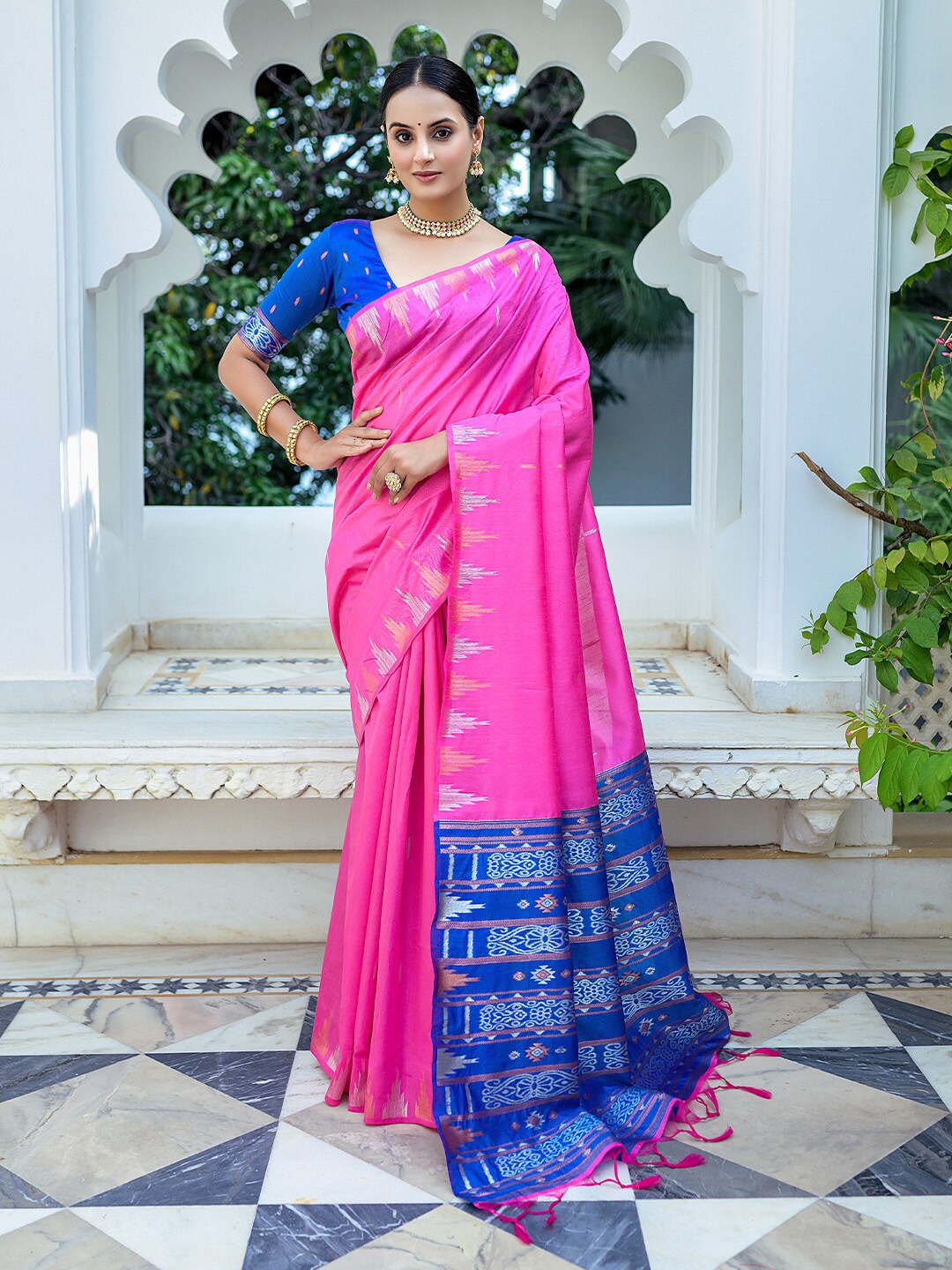 

KARAGIRI Ethnic Motifs Woven Design Zari Saree, Pink