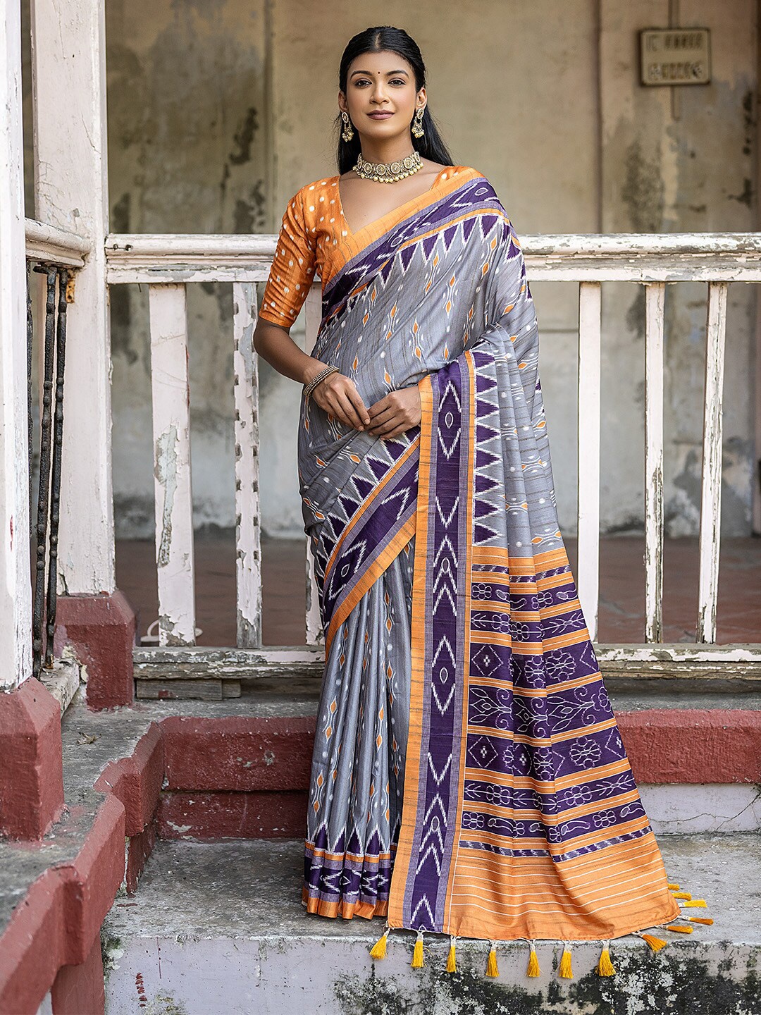 

KARAGIRI Ethnic Motifs Silk Cotton Saree, Grey