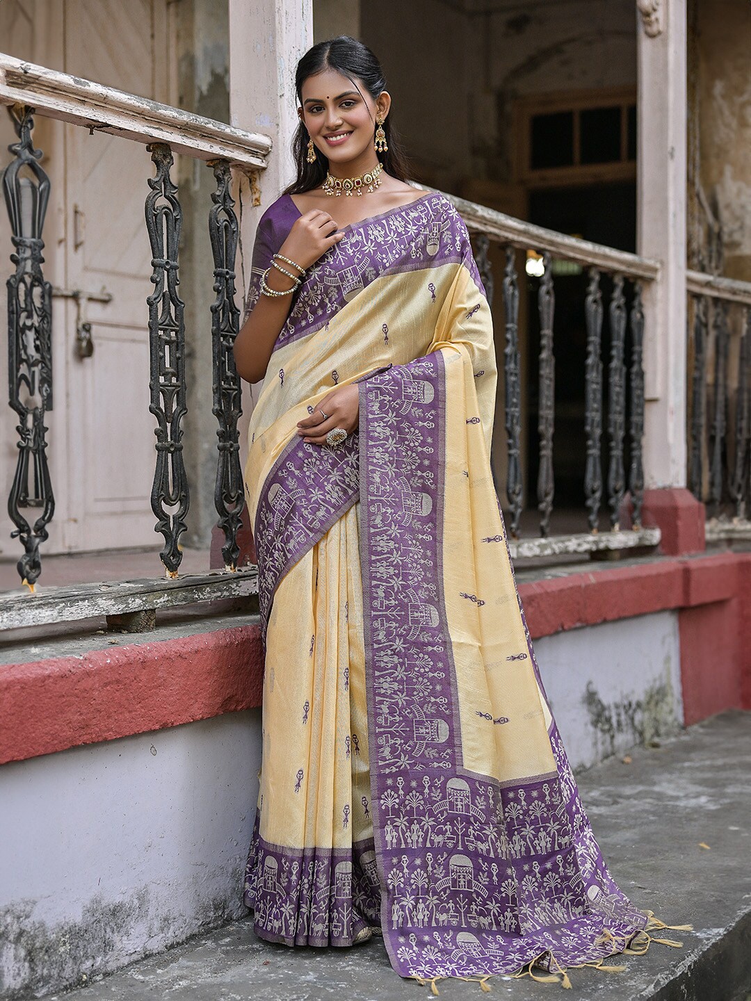

KARAGIRI Ethnic Motif Printed Saree, Violet