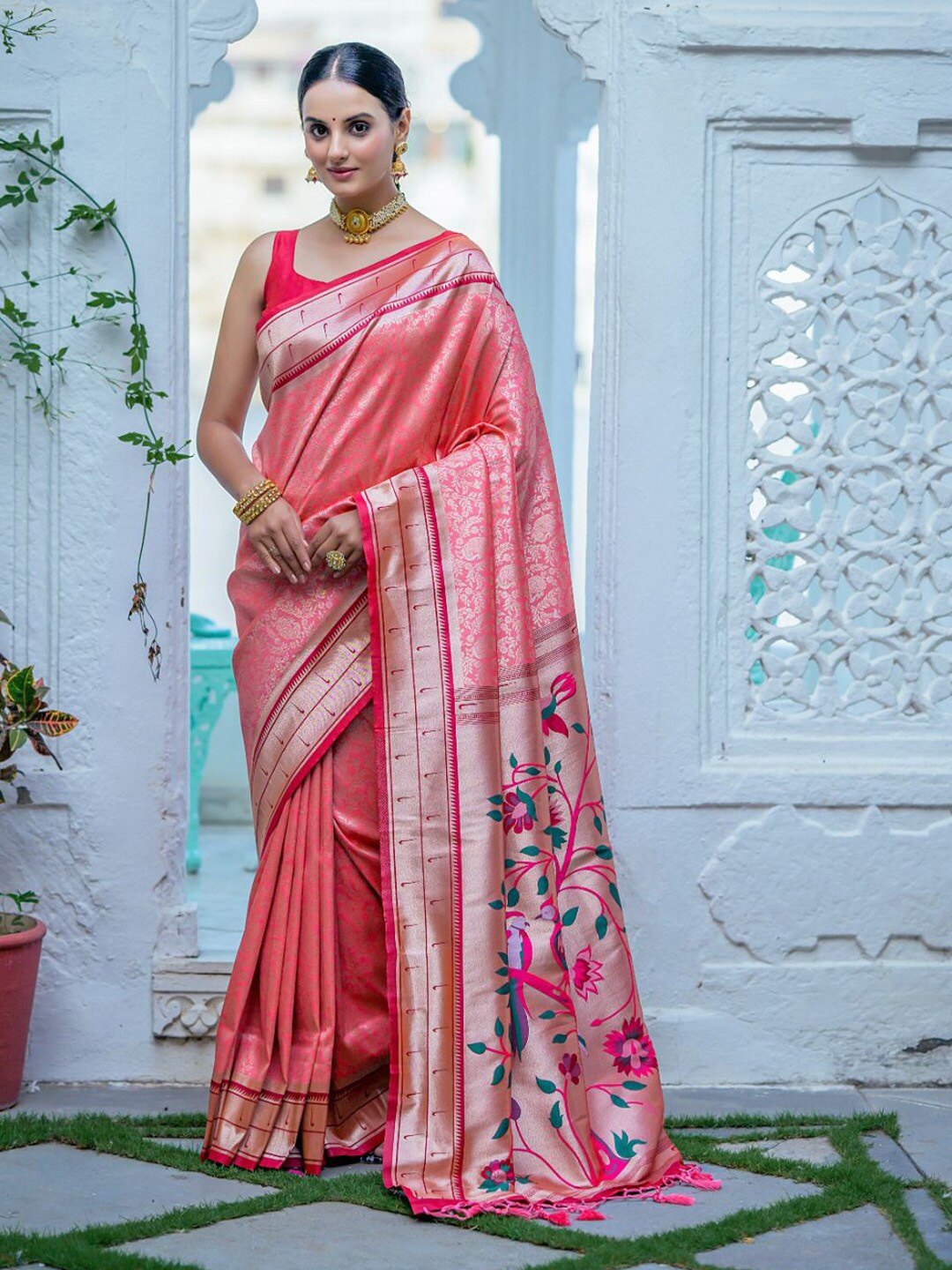 

KARAGIRI Floral Woven Design Zari Kanjeevaram Saree, Pink