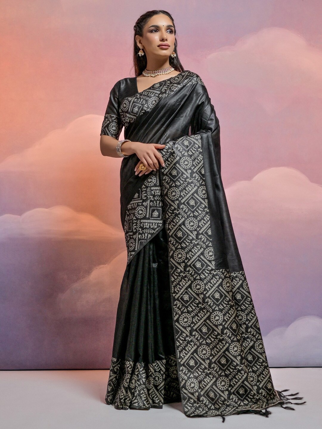 

KARAGIRI Warli Woven Design Saree, Black