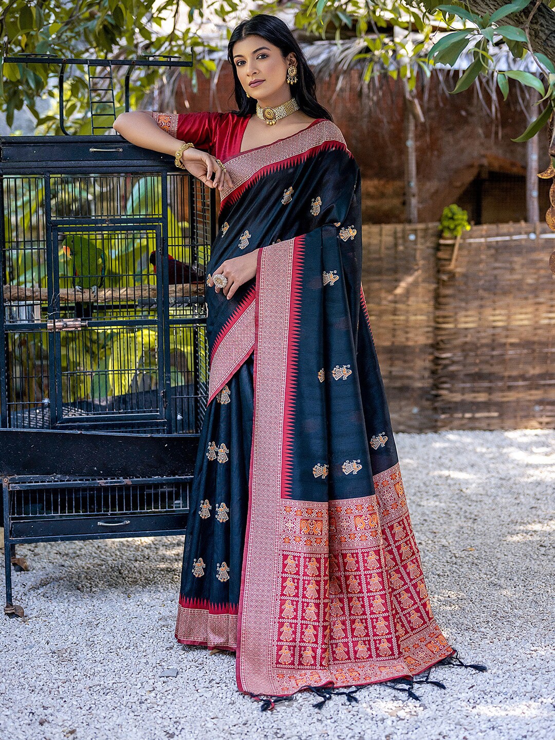 

KARAGIRI Ethnic Motifs Woven Design Zari Tussar Saree, Black