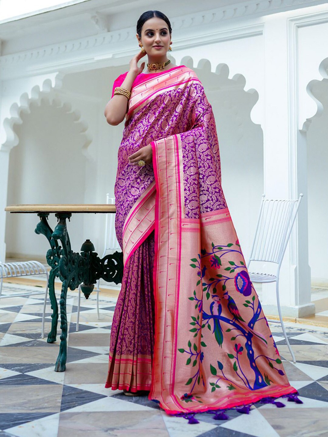 

KARAGIRI Ethnic Motifs Woven Design Zari Kanjeevaram Saree, Violet