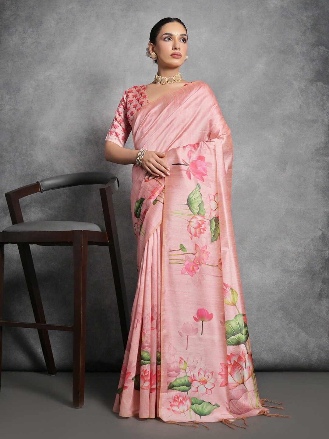 

KARAGIRI Floral Printed Tussar Saree, Peach