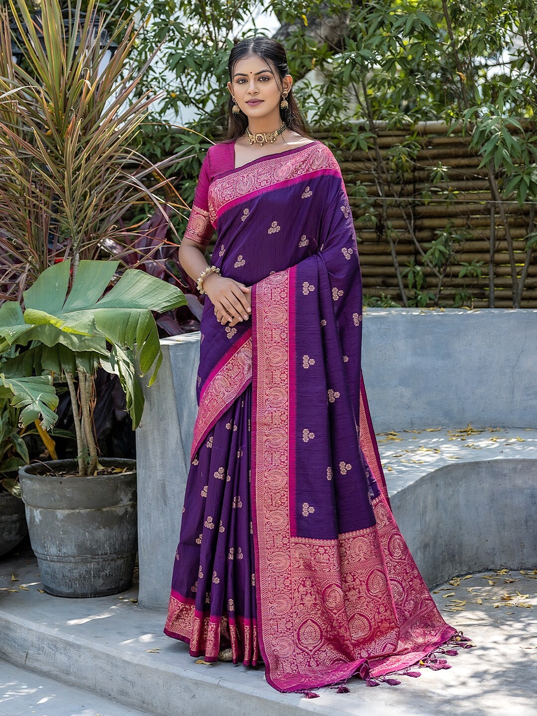 

KARAGIRI Woven Design Zari Banarasi Saree, Violet