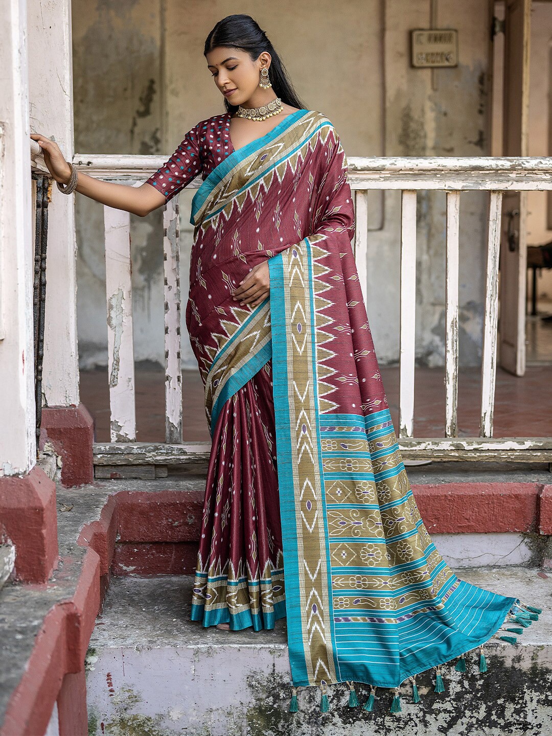 

KARAGIRI Geometric Printed Silk Cotton Saree, Maroon