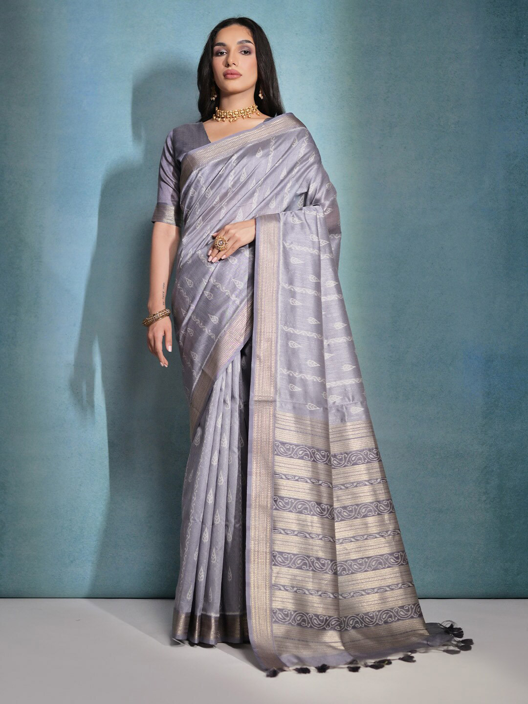 

KARAGIRI Ethnic Motifs Woven Design Zari Saree, Grey