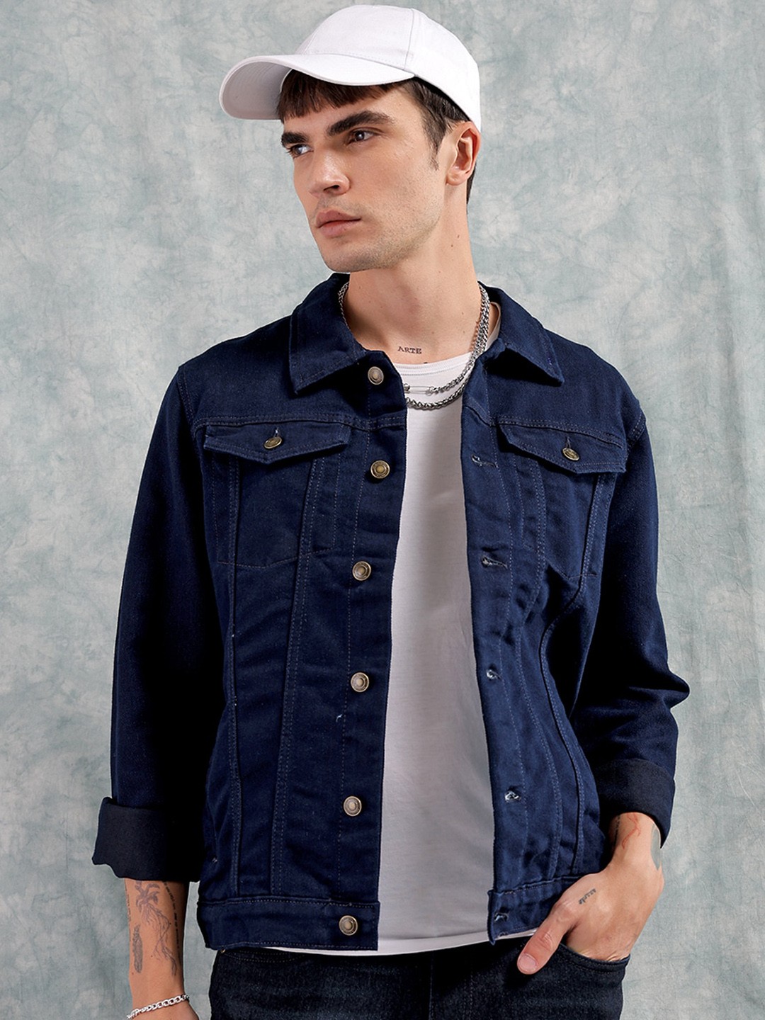 

The Indian Garage Co Men Slim Fit Washed Denim Jacket with Flap Pockets, Blue