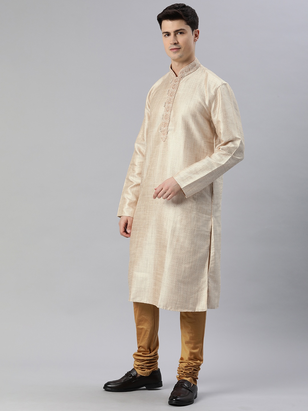 

Manthan Men Solid Thread Work Kurta, Beige