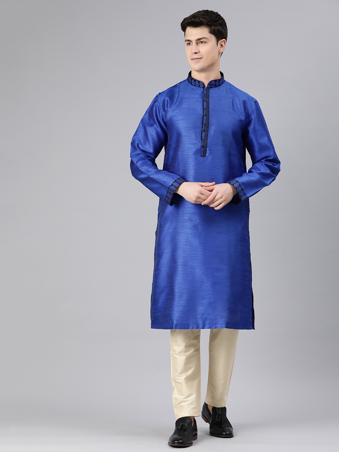 

Manthan Men Solid Thread Work Kurta, Blue