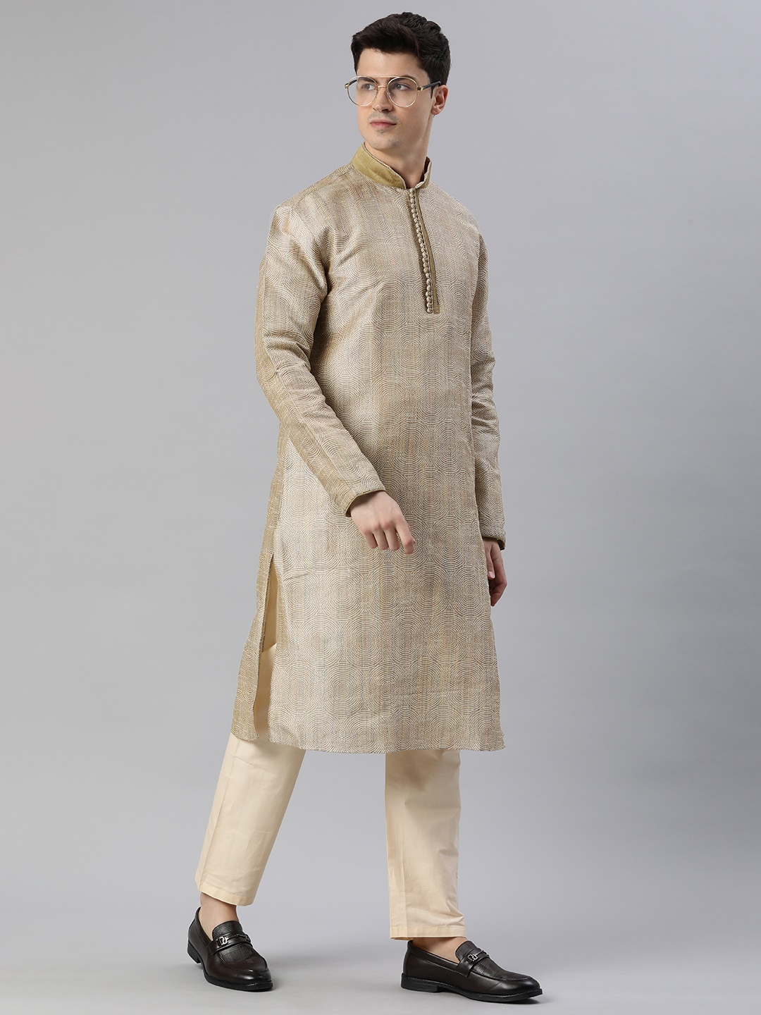 

Manthan Men Woven Design Kurta, Beige