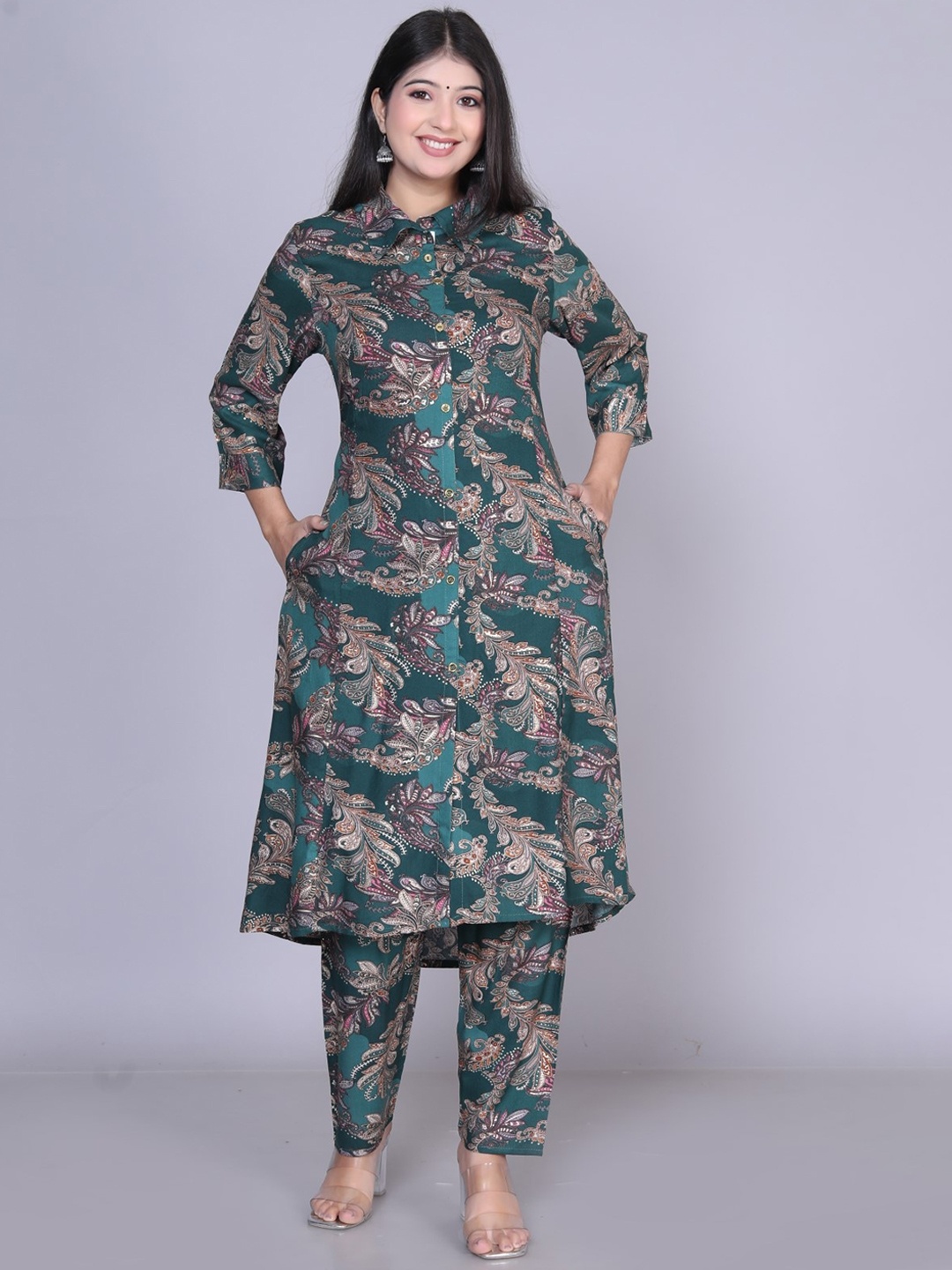 

VYKOO Floral Printed Regular Kurta With Trousers, Green