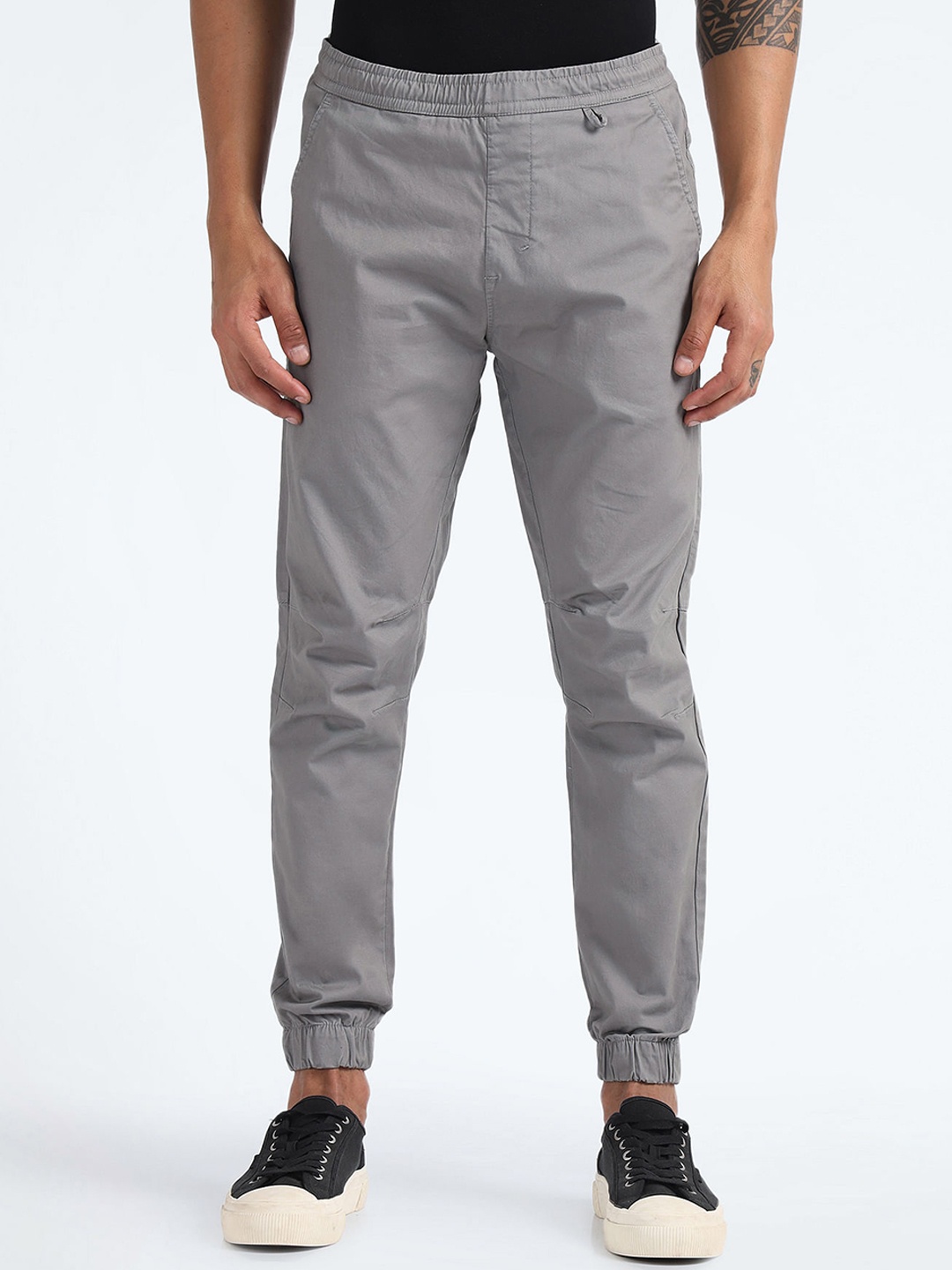 

Flying Machine Men Mid-Rise Joggers, Grey