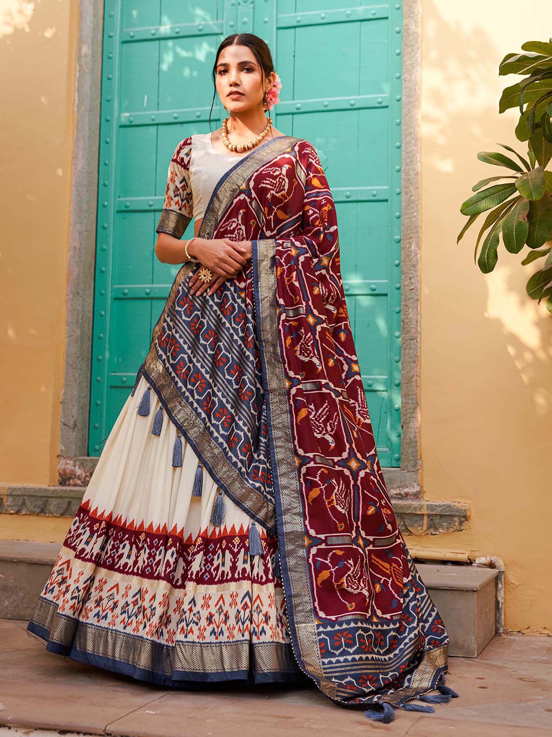 

LOOKNBOOK ART Printed Foil Print Semi-Stitched Lehenga & Unstitched Blouse With Dupatta, Off white