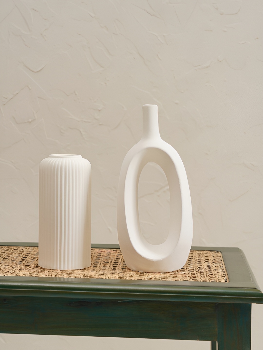 

PUREZENTO White 2 Pcs Ribbed Kieko Ceramic Flower Vases