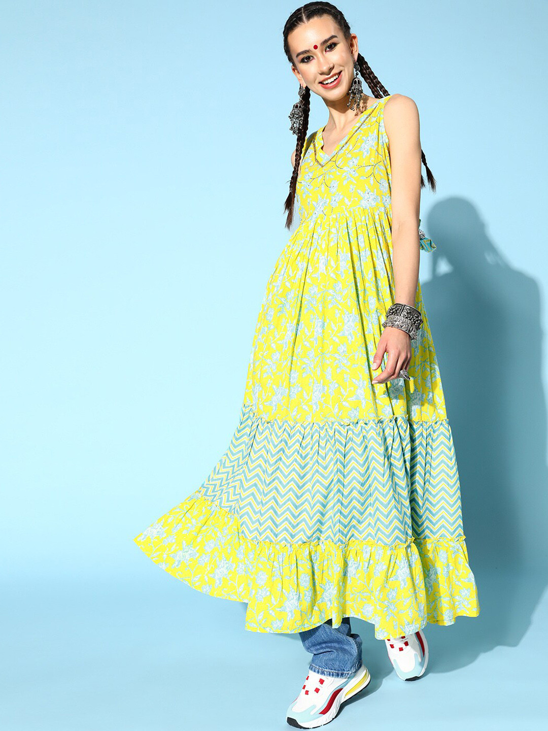 

kipek Floral Printed Gotta Patti Shoulder Strap Cotton Anarkali Kurta, Green