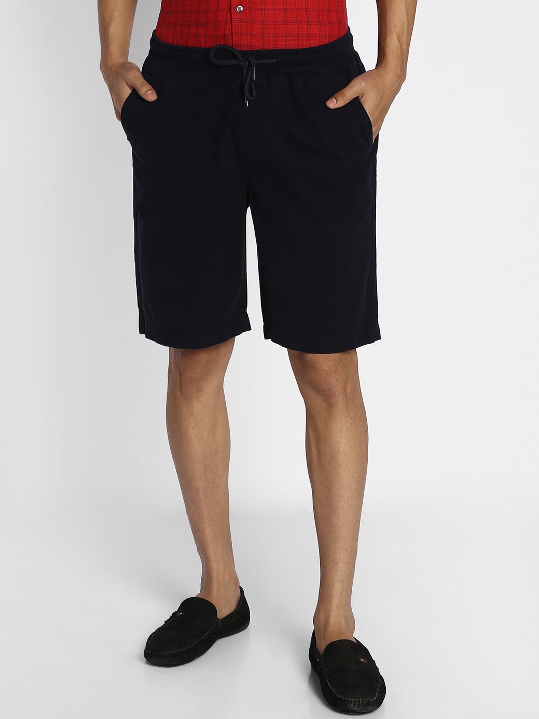 

Red Flame Men Mid Rise Pure Cotton Shorts, Navy blue