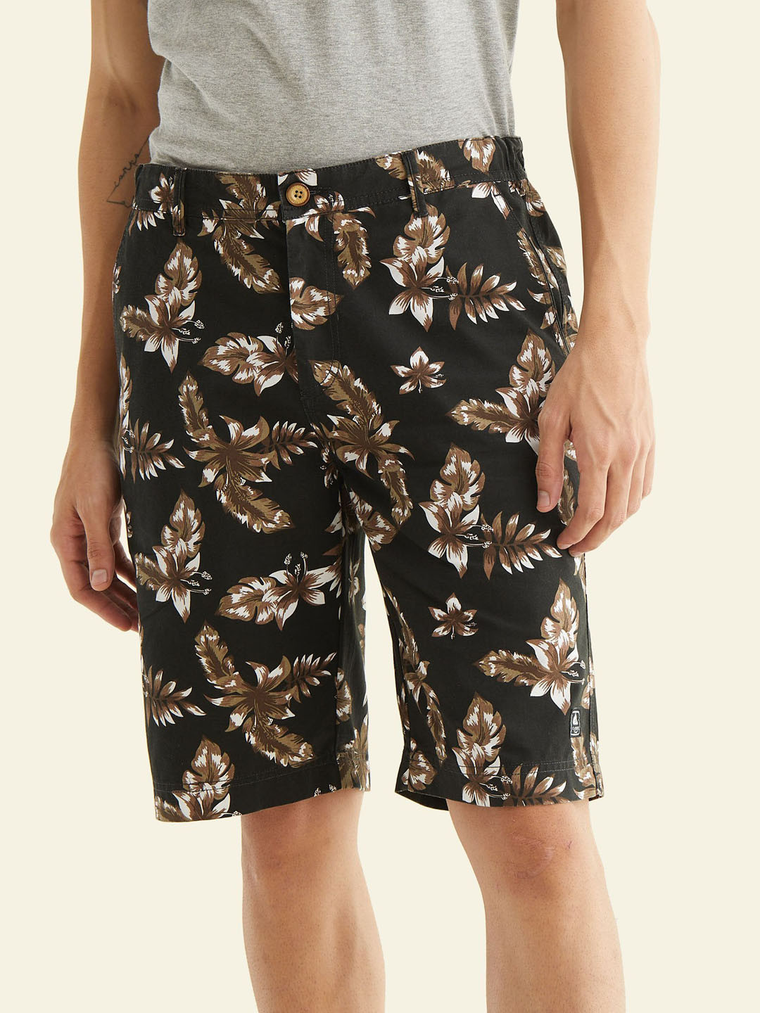 

Red Flame Men Floral Printed Pure Cotton Shorts, Black
