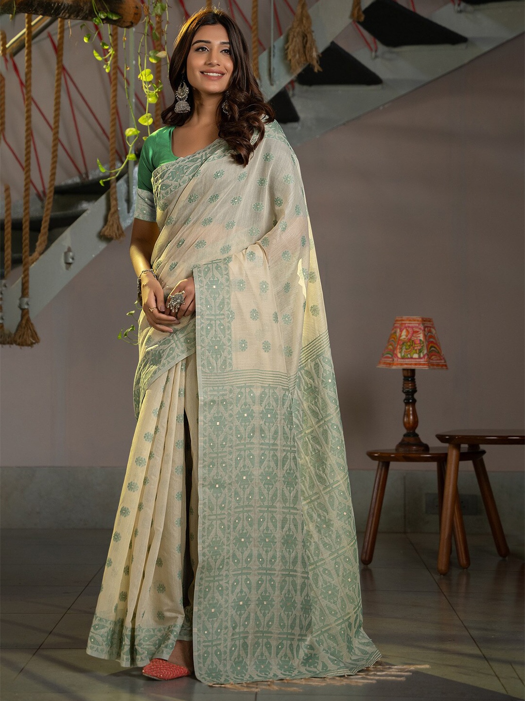 

GAJARAI Ethnic Motifs Woven Design Zari Pure Cotton Jamdani Saree, Green