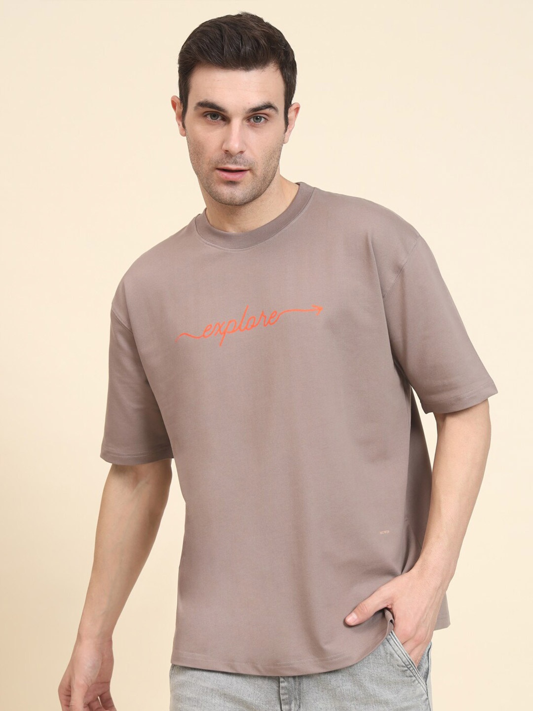

MUWIN Graphic Printed Round Neck Short Sleeves Bio Finish Oversized T-shirt, Brown