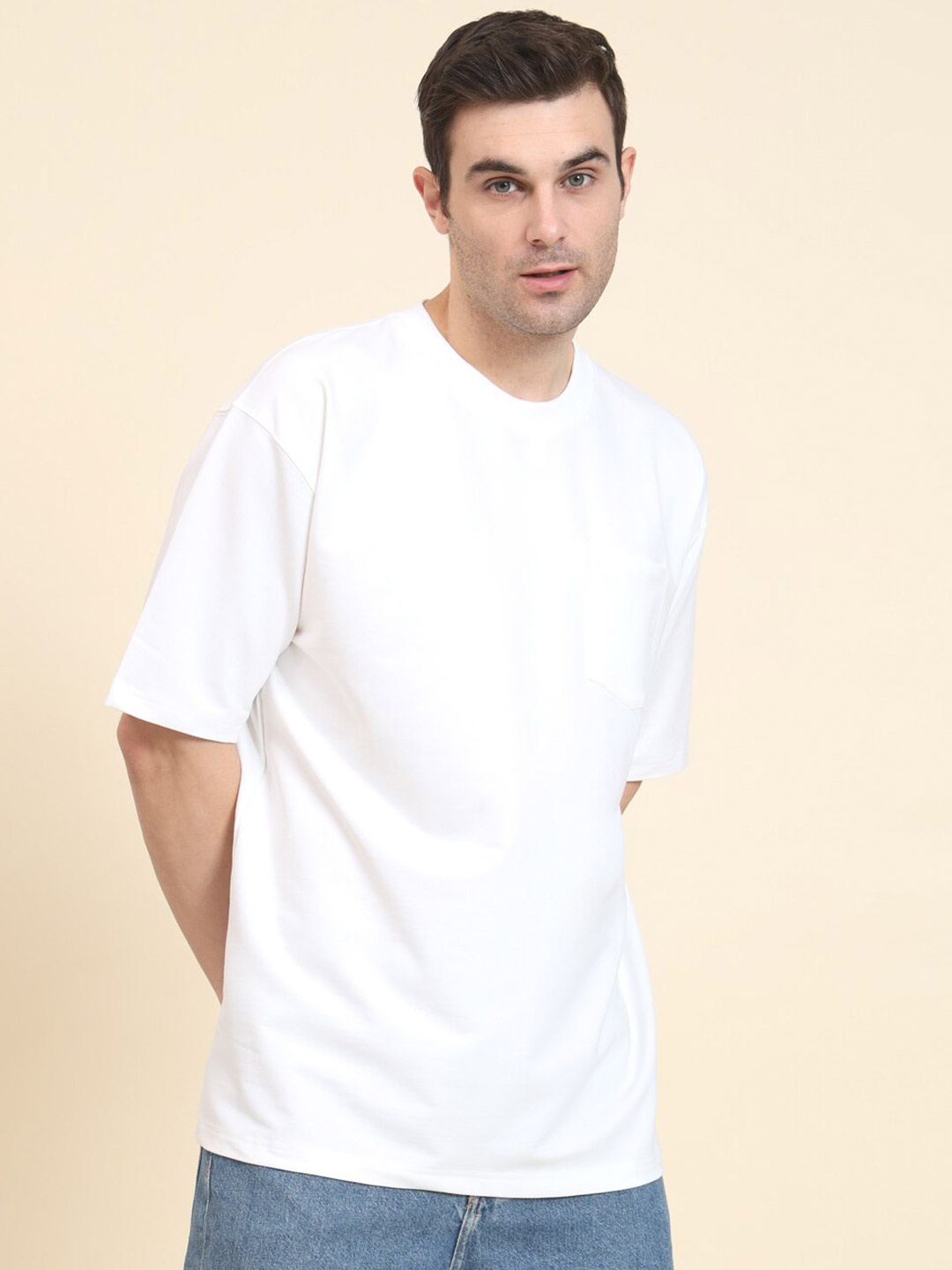 

MUWIN Graphic Printed Bio Finish Drop Shoulder Sleeves Oversized T-shirt, White