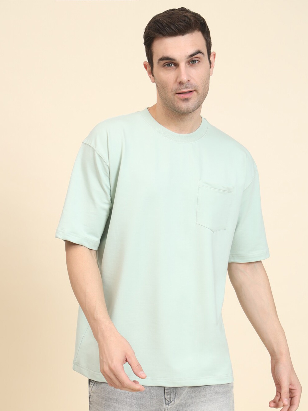 

MUWIN Graphic Printed Round Neck Short Sleeves Bio Finish Pockets Oversized T-shirt, Green