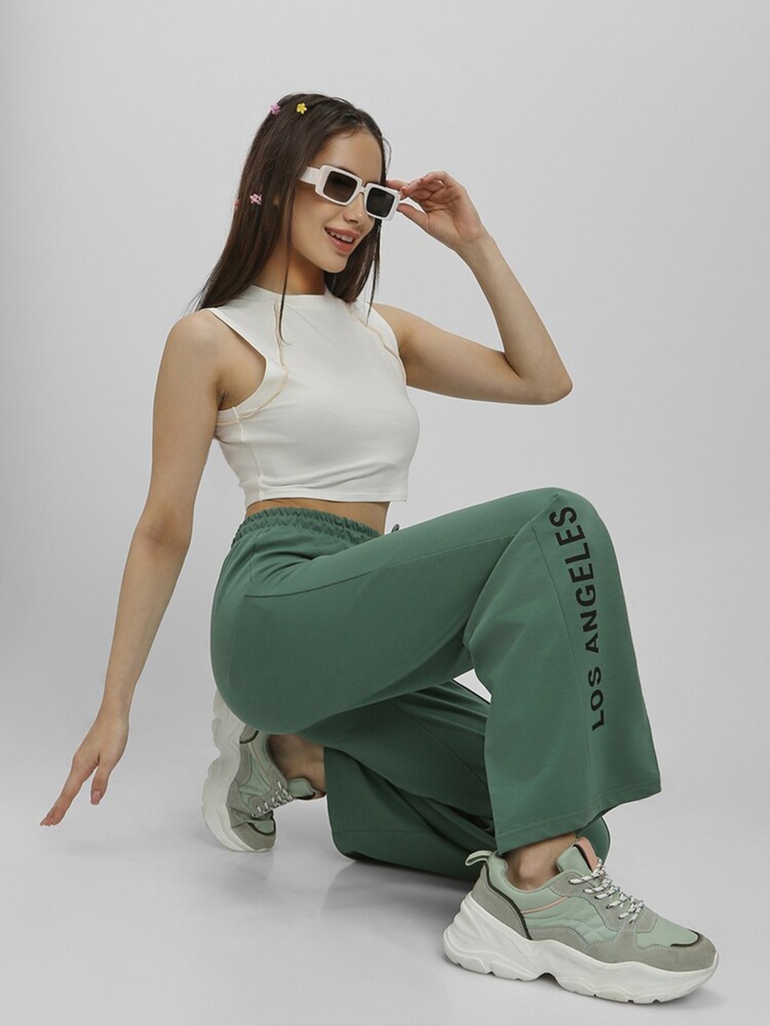 

FOREVER 21 Women Mid-Rise Parallel Trousers, Green