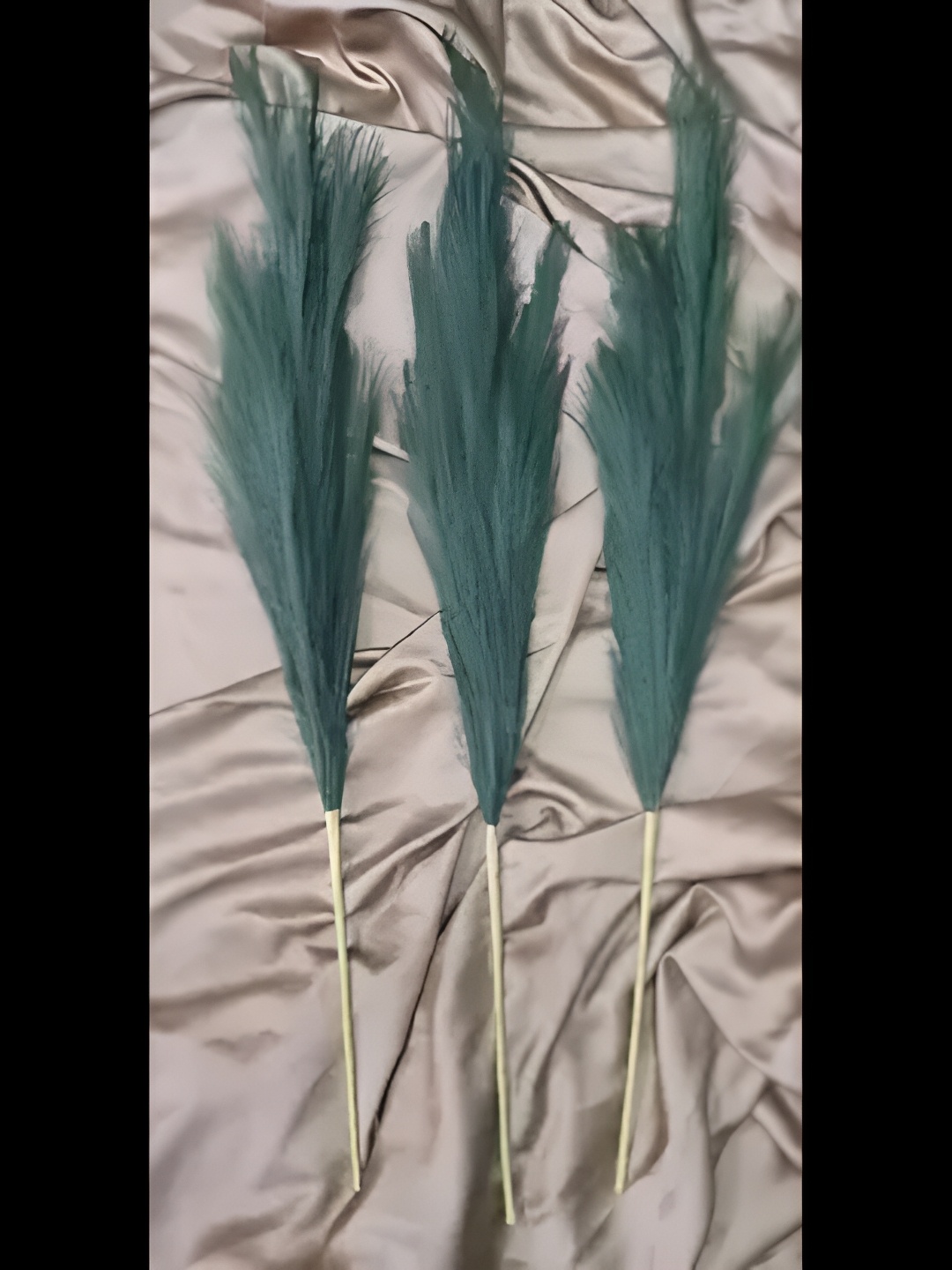 

Satyam Kraft 3 Pieces Green Artificial Pampas Grass
