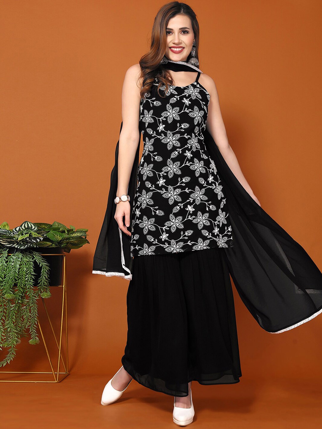 

SKYLEE Floral Embroidered Regular Thread Work Kurti with Sharara & Dupatta, Black