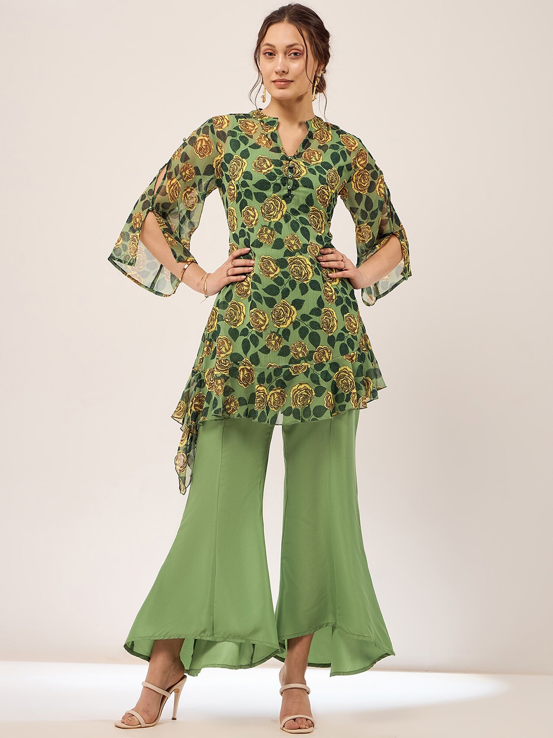 

Antheaa Green Floral Printed Mandarin Collar Flared Sleeves Co-Ords