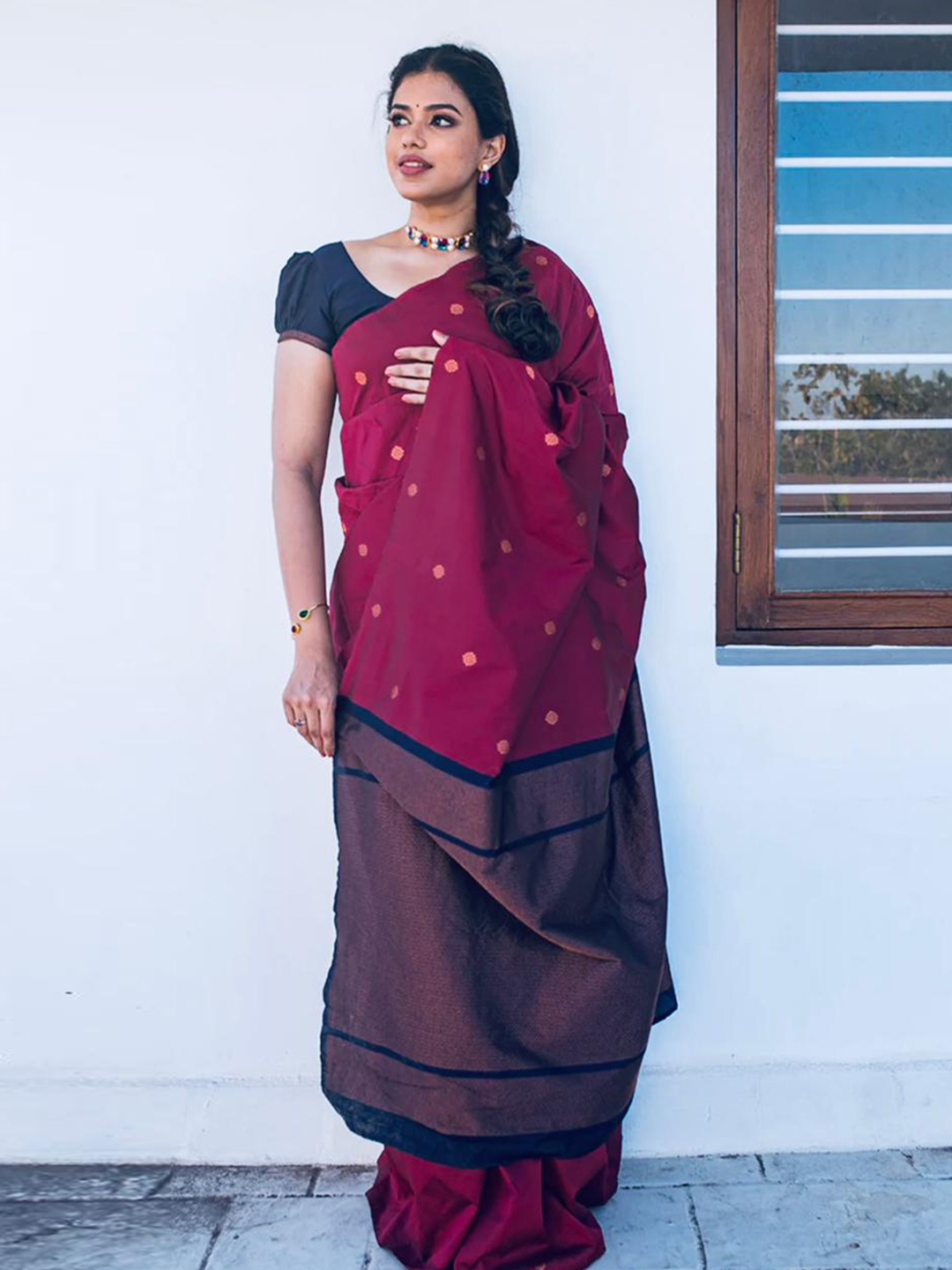 

Naishu Trendz Woven Design Zari Pure Silk Kanjeevaram Saree, Burgundy