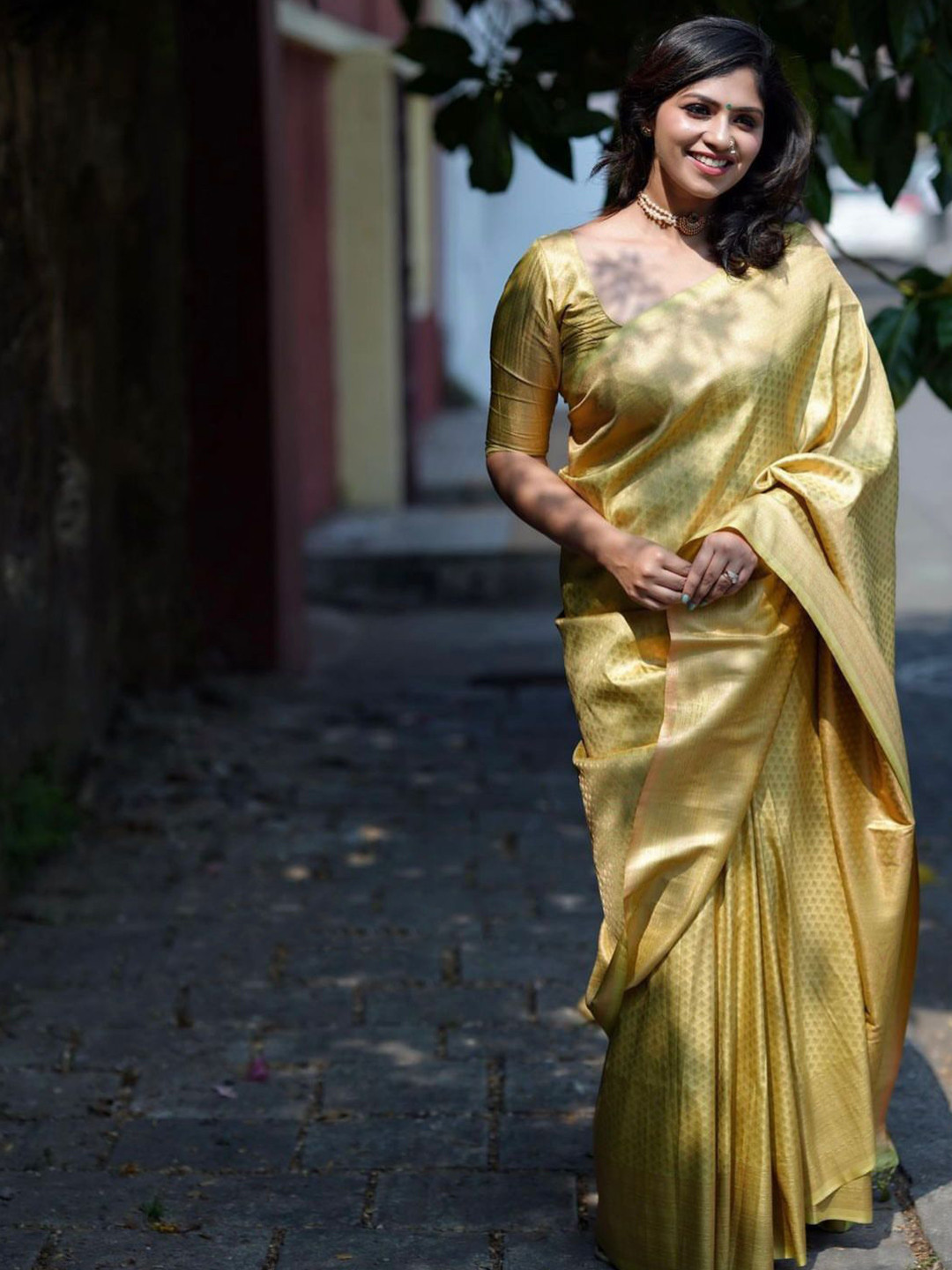 

Naishu Trendz Woven Design Zari Pure Silk Kanjeevaram Saree, Cream