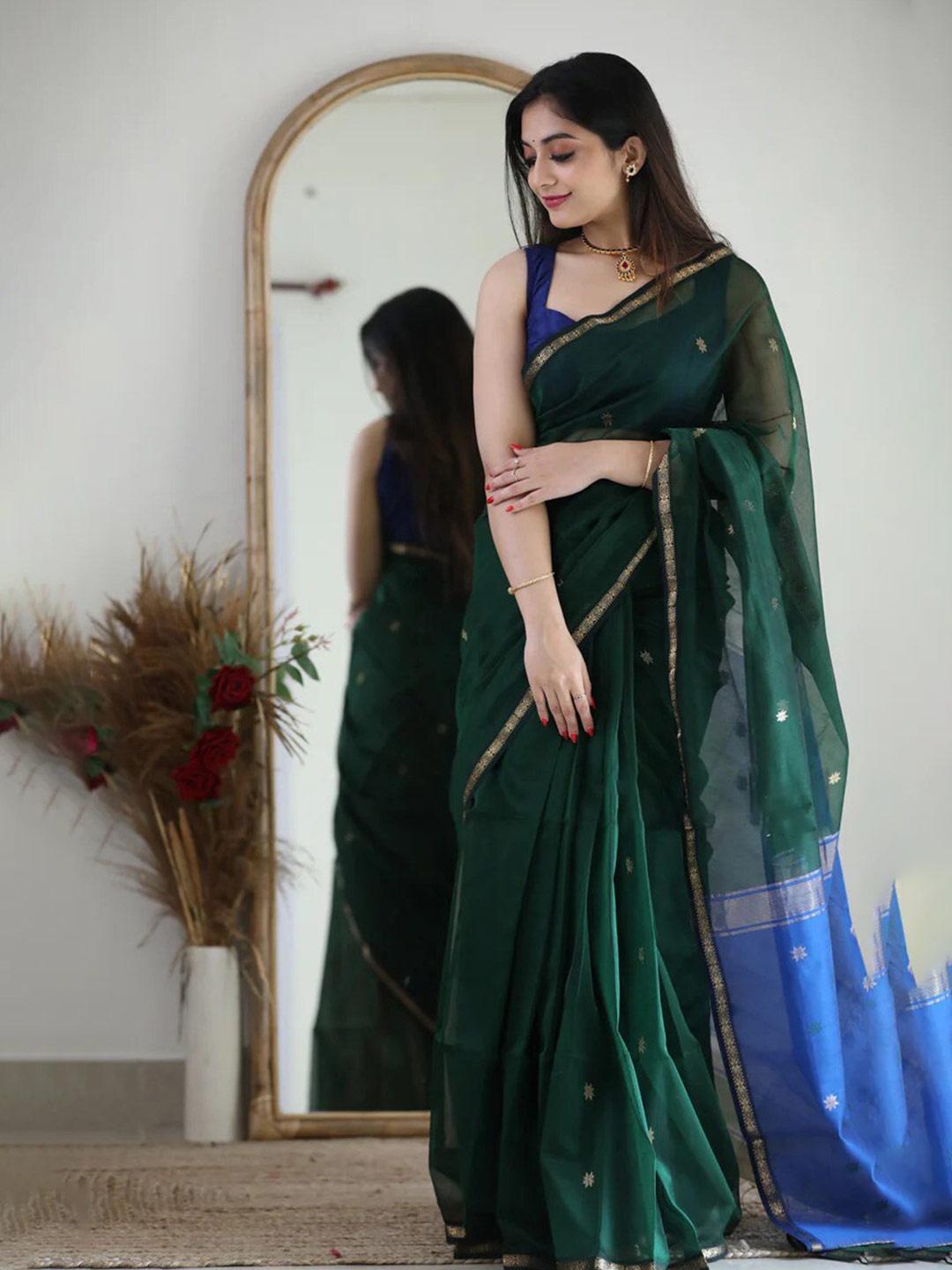 

Naishu Trendz Ethnic Motifs Zari Pure Silk Kanjeevaram Saree, Green
