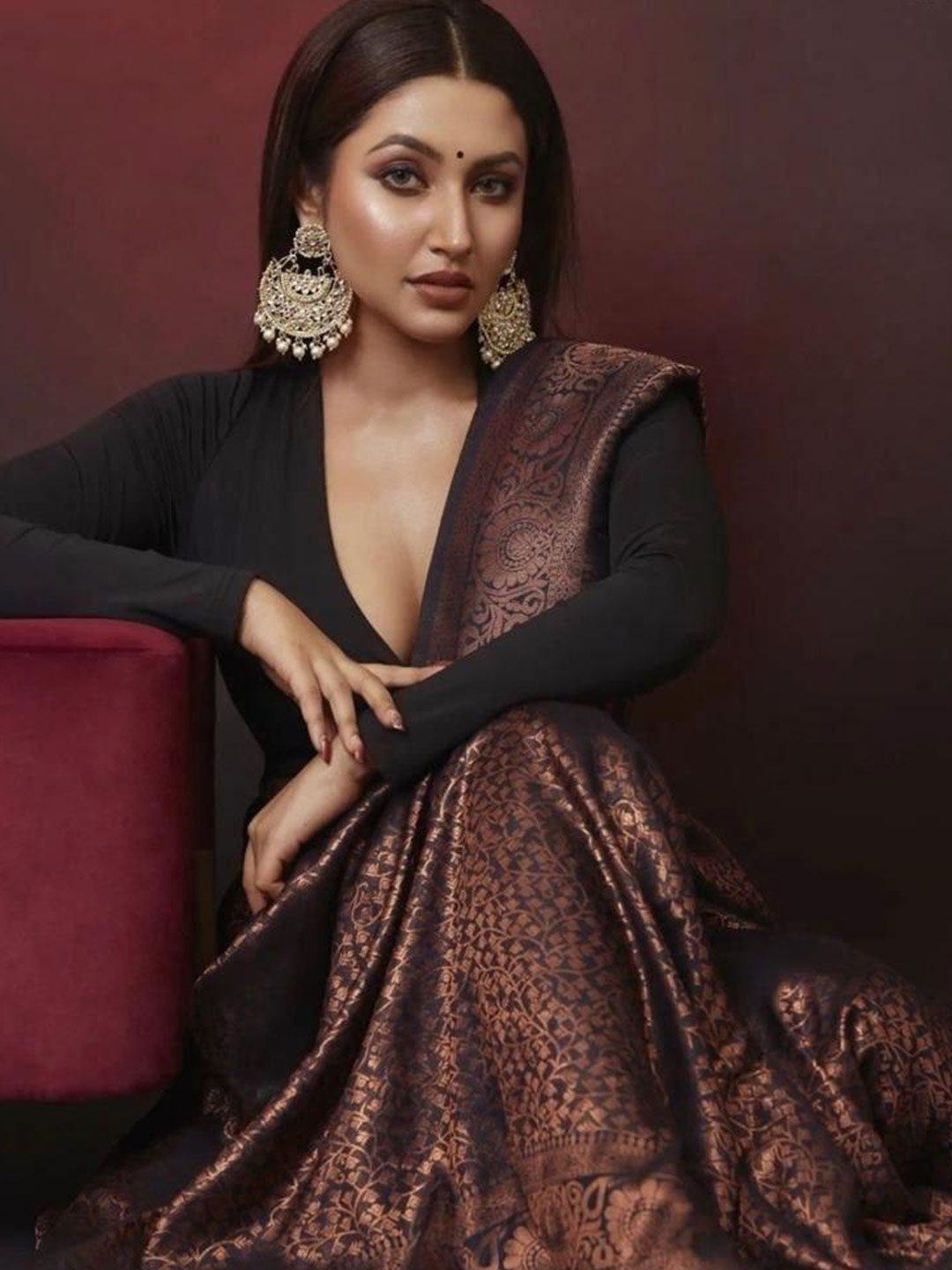 

Naishu Trendz Woven Design Zari Pure Silk Kanjeevaram Saree, Black