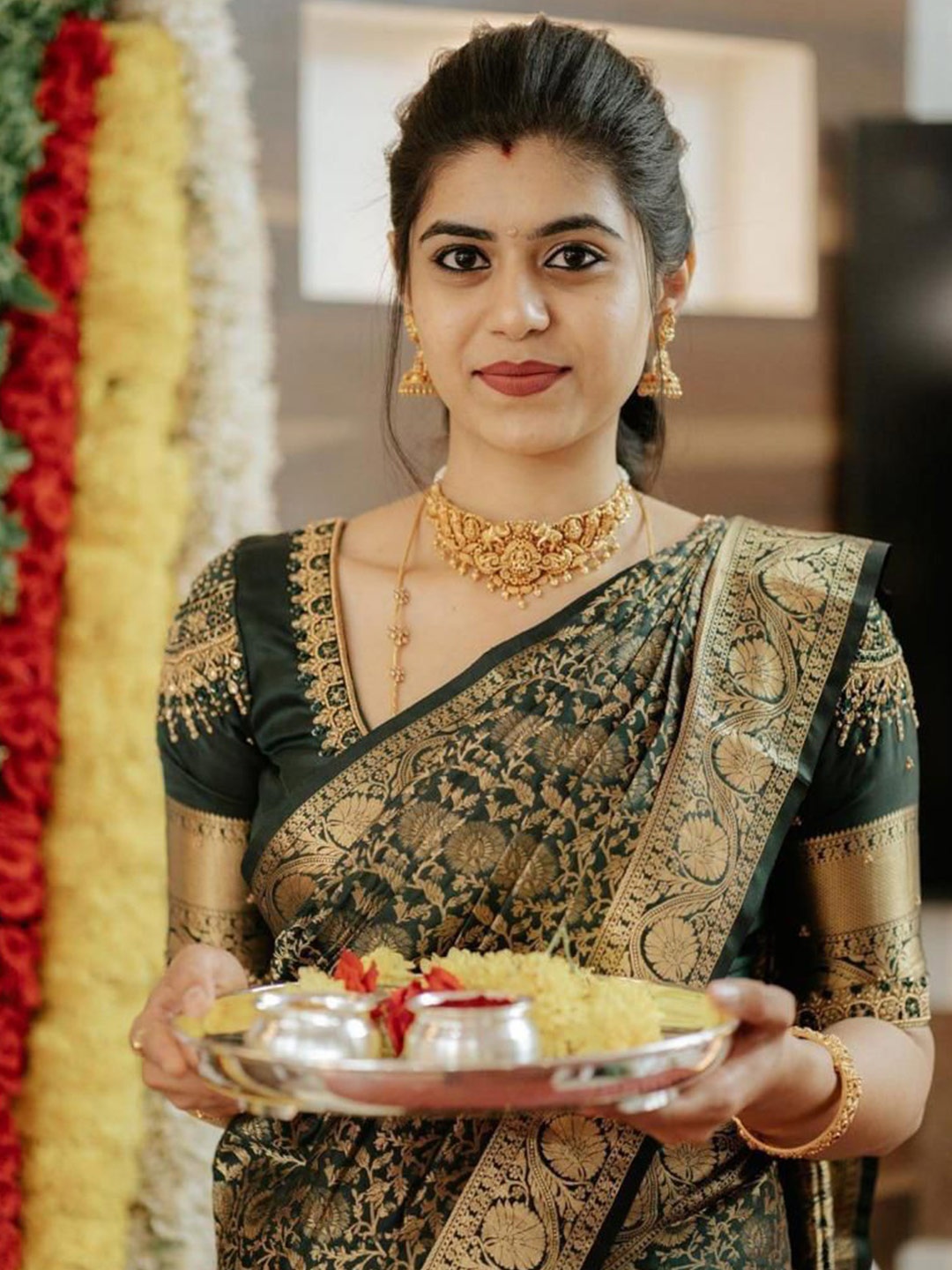 

Naishu Trendz Woven Design Zari Pure Silk Kanjeevaram Saree, Green