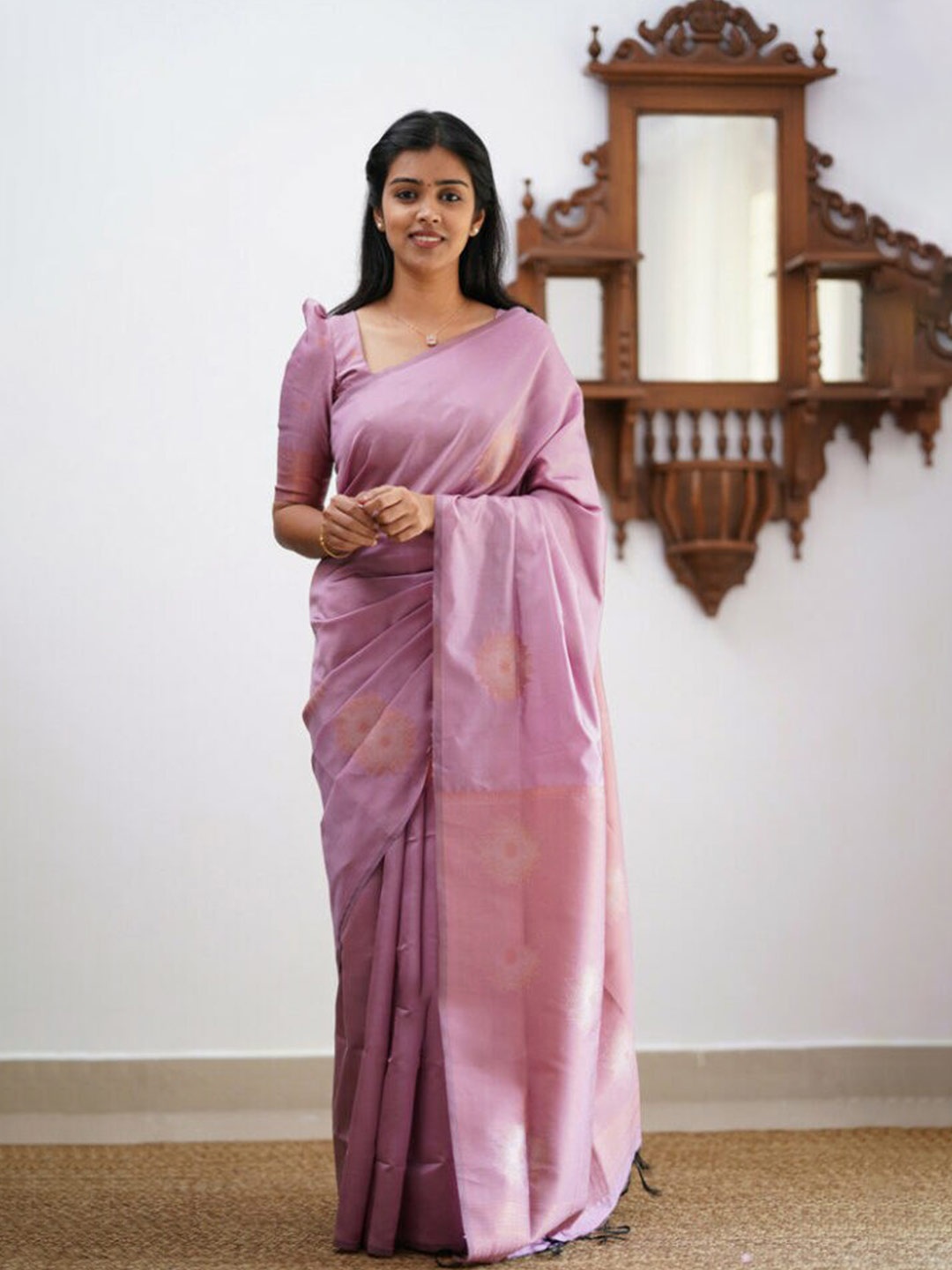 

Naishu Trendz Woven Design Zari Pure Silk Kanjeevaram Saree, Pink