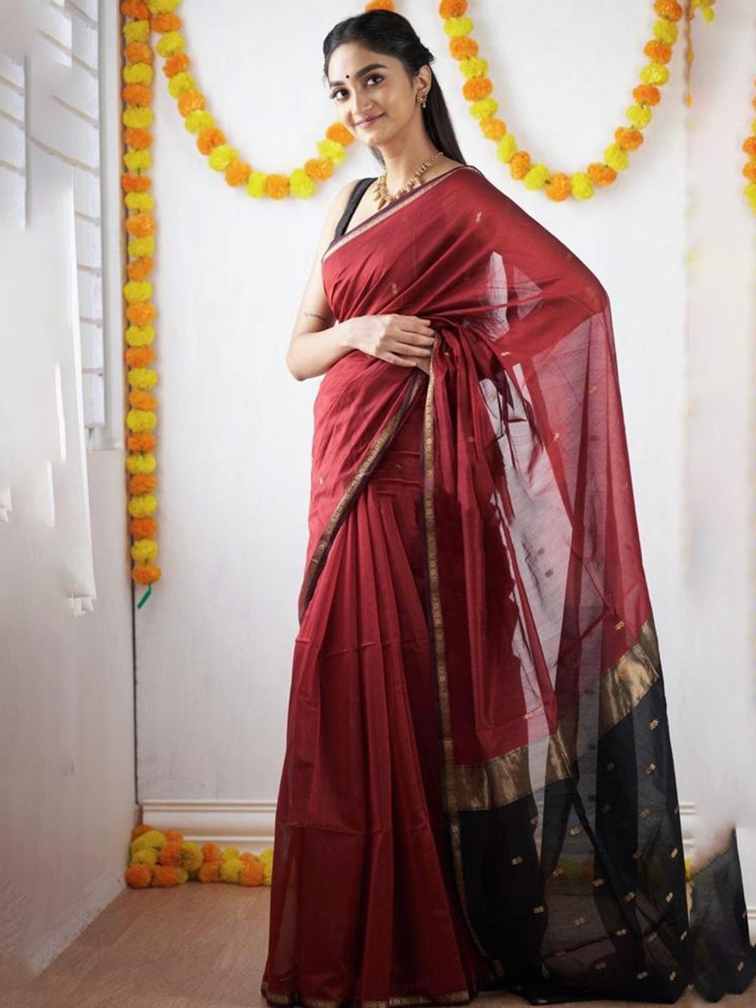

Naishu Trendz Ethnic Motifs Woven Design Zari Pure Silk Kanjeevaram Saree, Blue